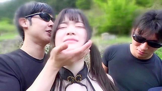 受辱的亚洲宝贝在与男友激烈性爱中尖叫不止