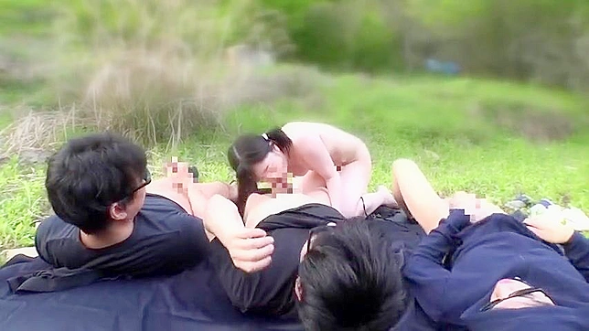 日本校花屈辱体验：深度口交、喷潮与深入缠绵