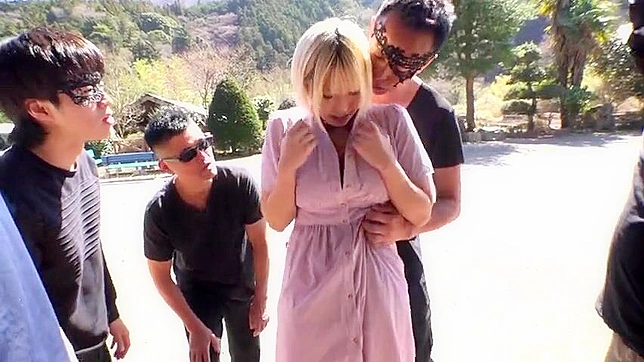 日本女仆色情奴隶：羞辱、束缚与高潮体验