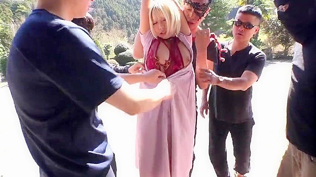 日本女仆色情奴隶：羞辱、束缚与高潮体验