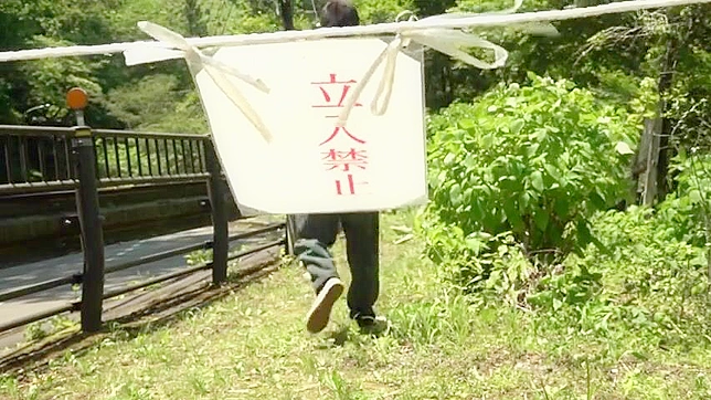 被粗暴插入羞辱的日本女奴