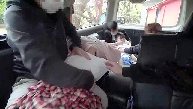 娇小日本萌妹屈服于男友的主导羞辱体验