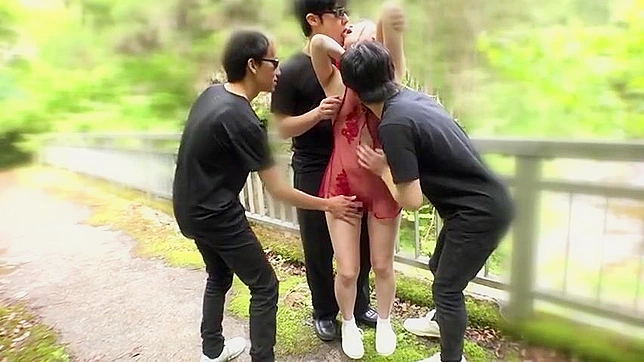 羞辱奴隶训练—日本美人午休被同事绑着操逼