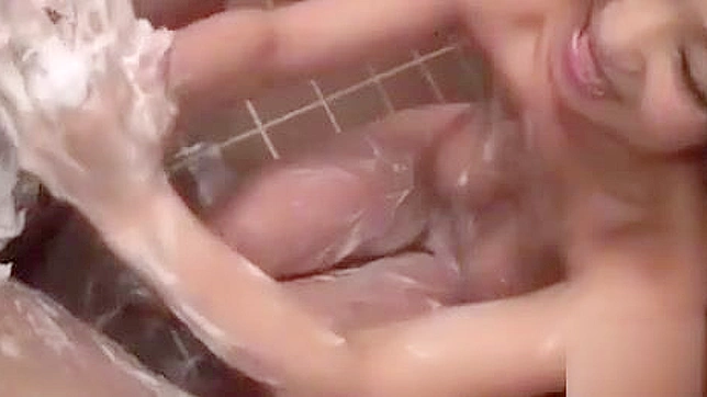 JAV魅惑女巫的性感淋浴自慰~东方极致享受体验