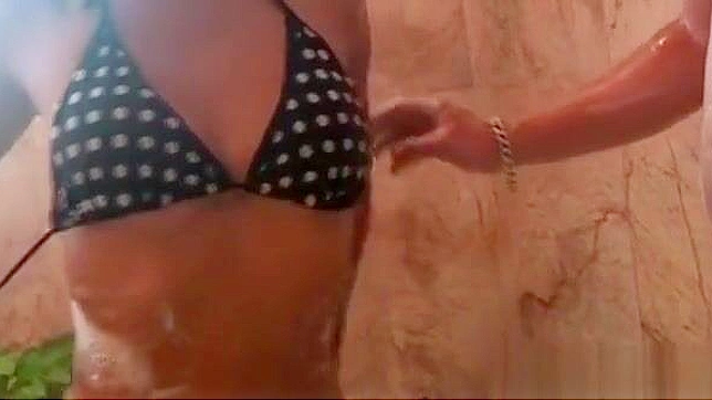 日本美女用肥皂为大屌做热力按摩！与这位迷人的魅惑者共度亚洲幻想吧！
