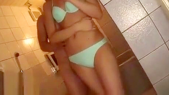 油光满面的美丽JAV女星在淋浴中被疯狂操弄～极致湿爽体验