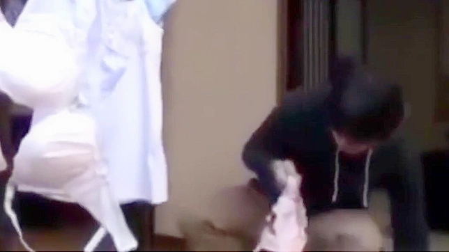 日本家庭的秘密：探索丰满JAV熟女的魅力！