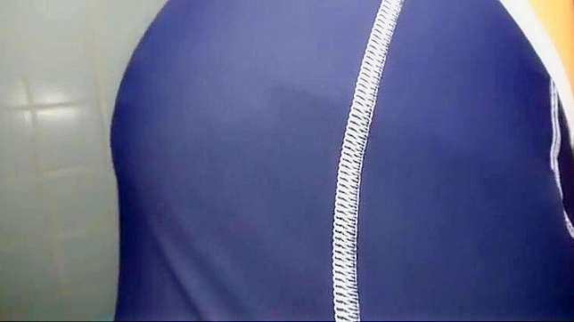 与妖艳日本美人共度激情时光，尽显Sukumizu Nike泳装魅惑！