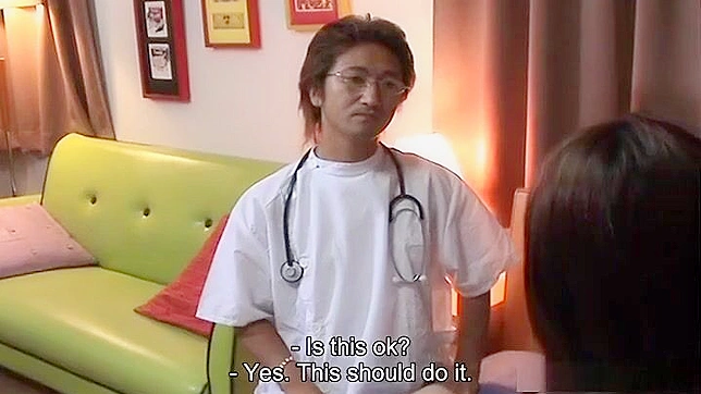 熟女美波三上诱人臀部被熟练医生仔细检查