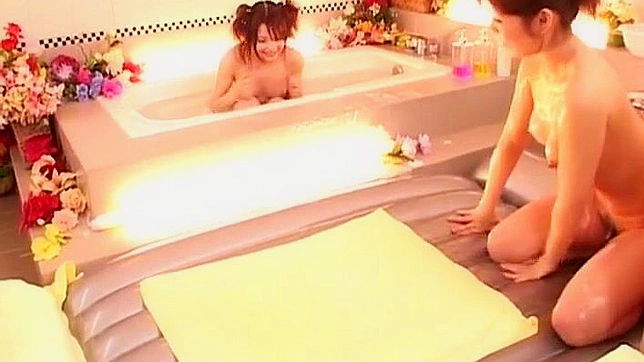 见证精致的由月柚希在激烈的口交和体内射精JAV影片中