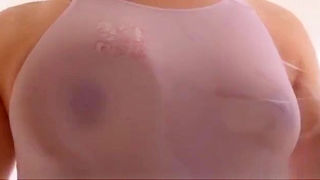 见证令人惊叹的JAV女巫在激情淋浴中的缠绵！