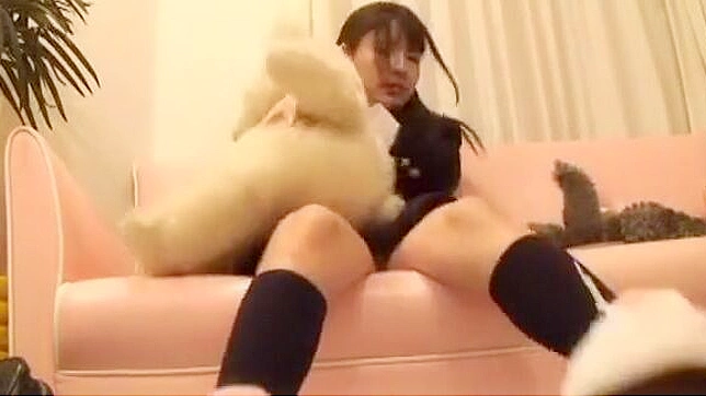 疯狂的日本女性在必看淋浴JAV合集中释放狂野一面