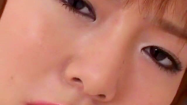 梦木由美：迷人的日本女巫，拥有难以置信的小胸部，在激情口交场景中。