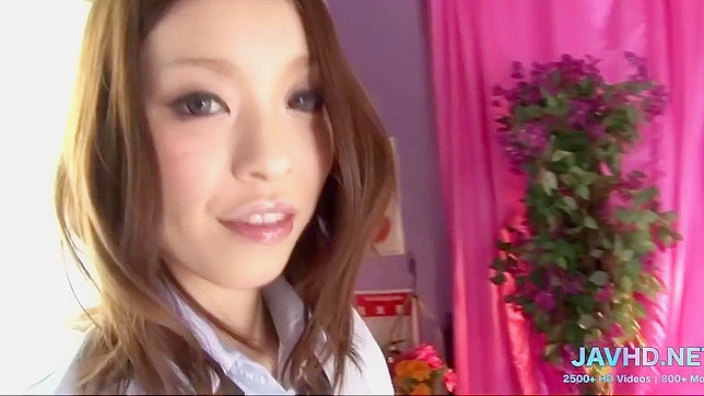 与穿丝袜的日本性感女巫共度狂野之夜，释放欲望吧！