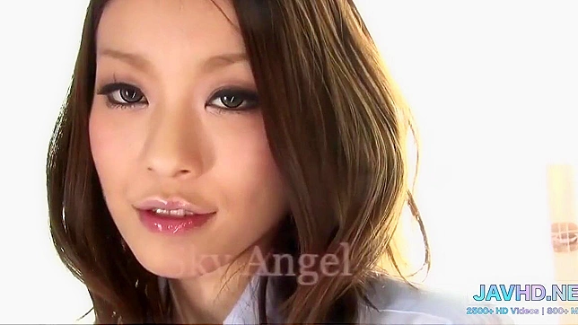 与穿丝袜的日本性感女巫共度狂野之夜，释放欲望吧！