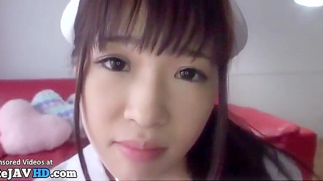 邂逅穿着紧身裤的诱人十八岁少女，她口交技术令人神魂颠倒！