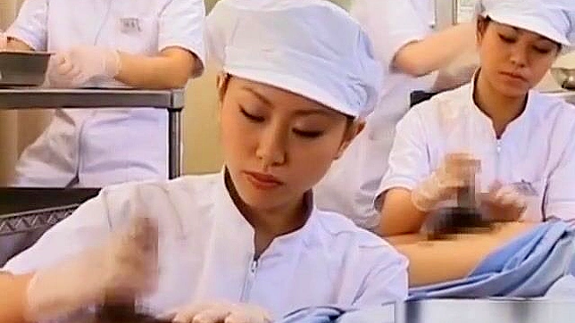 JAV 色情护士大口吮吸病人的硬挺阳具