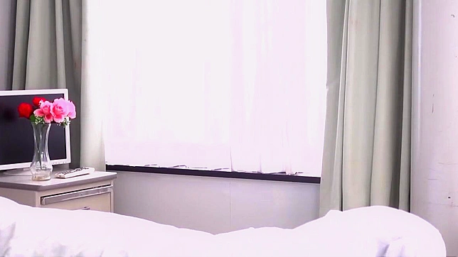 享受成熟护士高超的口技带来的欢愉！