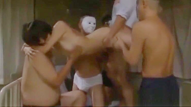 日本护士美女口交大屌男后又在阴道内被射精