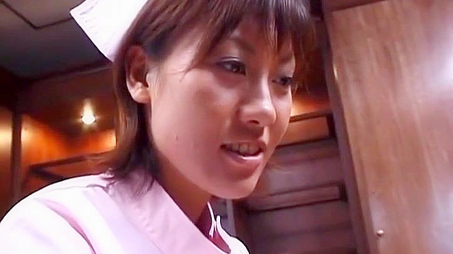 日本护士青井玲美给病人来个热辣口交服务