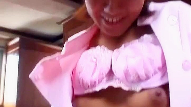 日本护士青井玲美给病人来个热辣口交服务