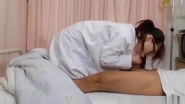 观看日本护士在本蒸汽视频第二部分中的狂野激情吸吮！