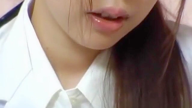 观看日本护士在本蒸汽视频第二部分中的狂野激情吸吮！