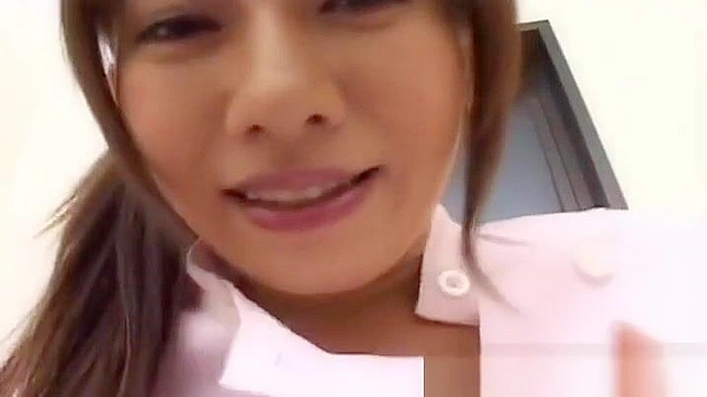 日本甜心Aki Yatoh在第四部分展示她的哺乳技巧和更多内容。