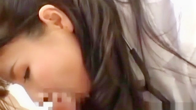 大学里的日本女生穿上开档裤与老师激情做爱