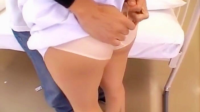 淘气的佐山爱在第四部分变身性感亚洲护士，别错过！