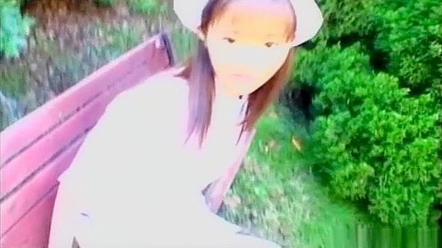 超赞白色内裤激起日本护士欲火令他迅速高潮