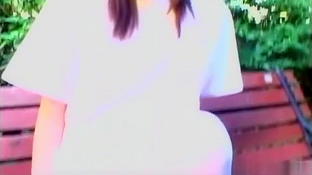 超赞白色内裤激起日本护士欲火令他迅速高潮