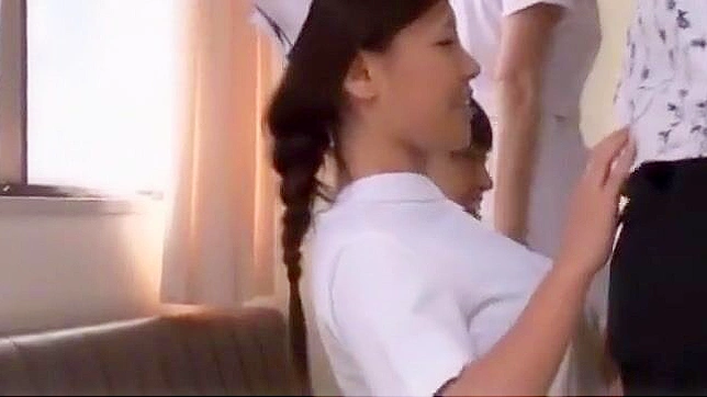 火热日本护士模特穿微型比基尼点燃夜色