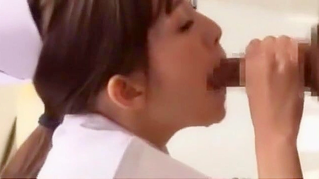 火热日本护士模特穿微型比基尼点燃夜色