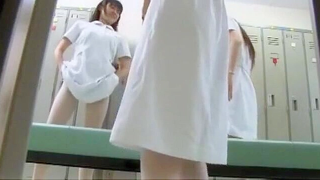 火热日本护士模特穿微型比基尼点燃夜色