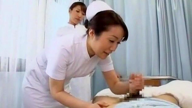 迷人的日本美女由里爱音、中森玲子和樱庭彩在令人惊叹的视角三重奏动作！