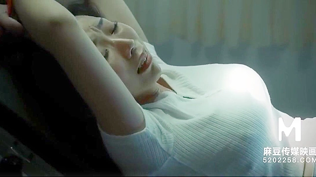 JAV美人~夜班性感护士暴露诱惑！