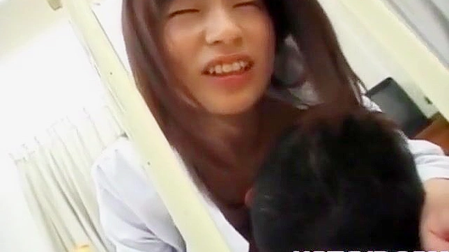 释放欲望与Saki Mutoh~多毛蜜穴被阳具和情趣用品征服