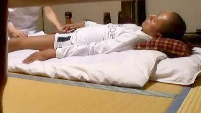 JAV访客护士的性感嬉戏~探索医疗迷恋的妩媚面！