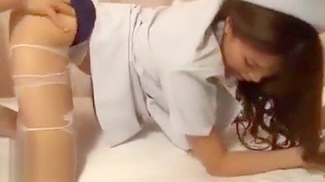 注意！日本护士发现病人自慰~ 必看的调皮医疗角色扮演场景