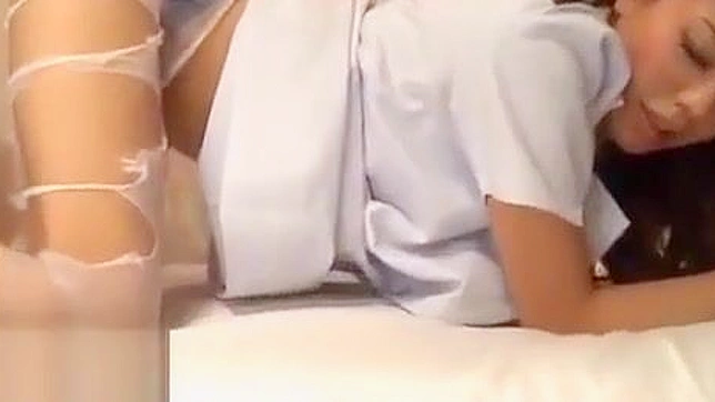 注意！日本护士发现病人自慰~ 必看的调皮医疗角色扮演场景