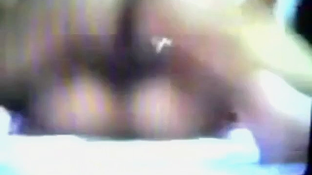 护士在台湾自拍视频中性感展露丰满身材