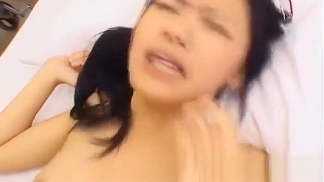 看迷人的京子爱野在JAV护士角色第2部分中大展美腿！