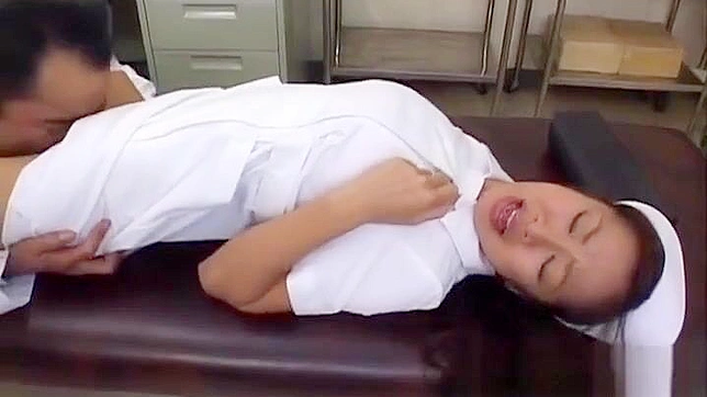 日本热辣少妇十八岁湿漉秘密花园接中出浓情蜜意