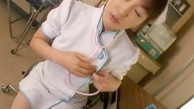 日本AV女星片濑真琴燃情护士角色扮演！