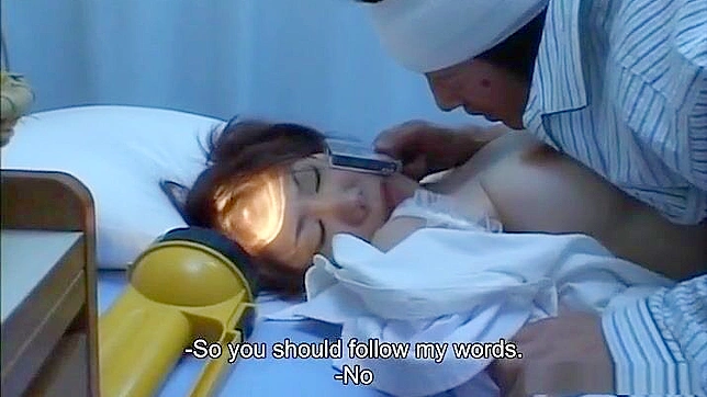 JAV魅力女神Runa Tominaga以迷人诱惑魅惑她的医生