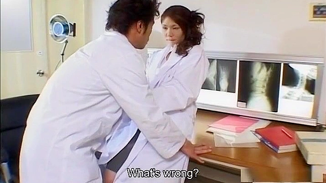 JAV魅力女神Runa Tominaga以迷人诱惑魅惑她的医生