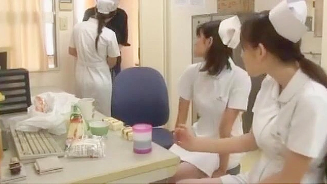 快来参加我们的专属日本狂欢吧，有JAV明星月见七绪、早田麻纪和樱彩由里！