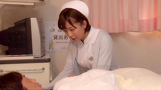 JAV场~热情日本女巫为幸运客人带来强烈手淫体验！