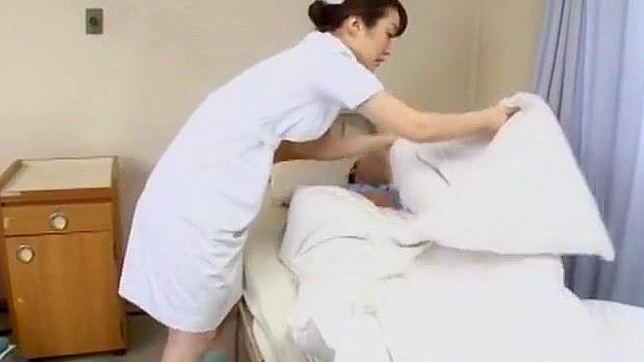 JAV明星由里爱音、中森玲子和川上优的激情手淫秀